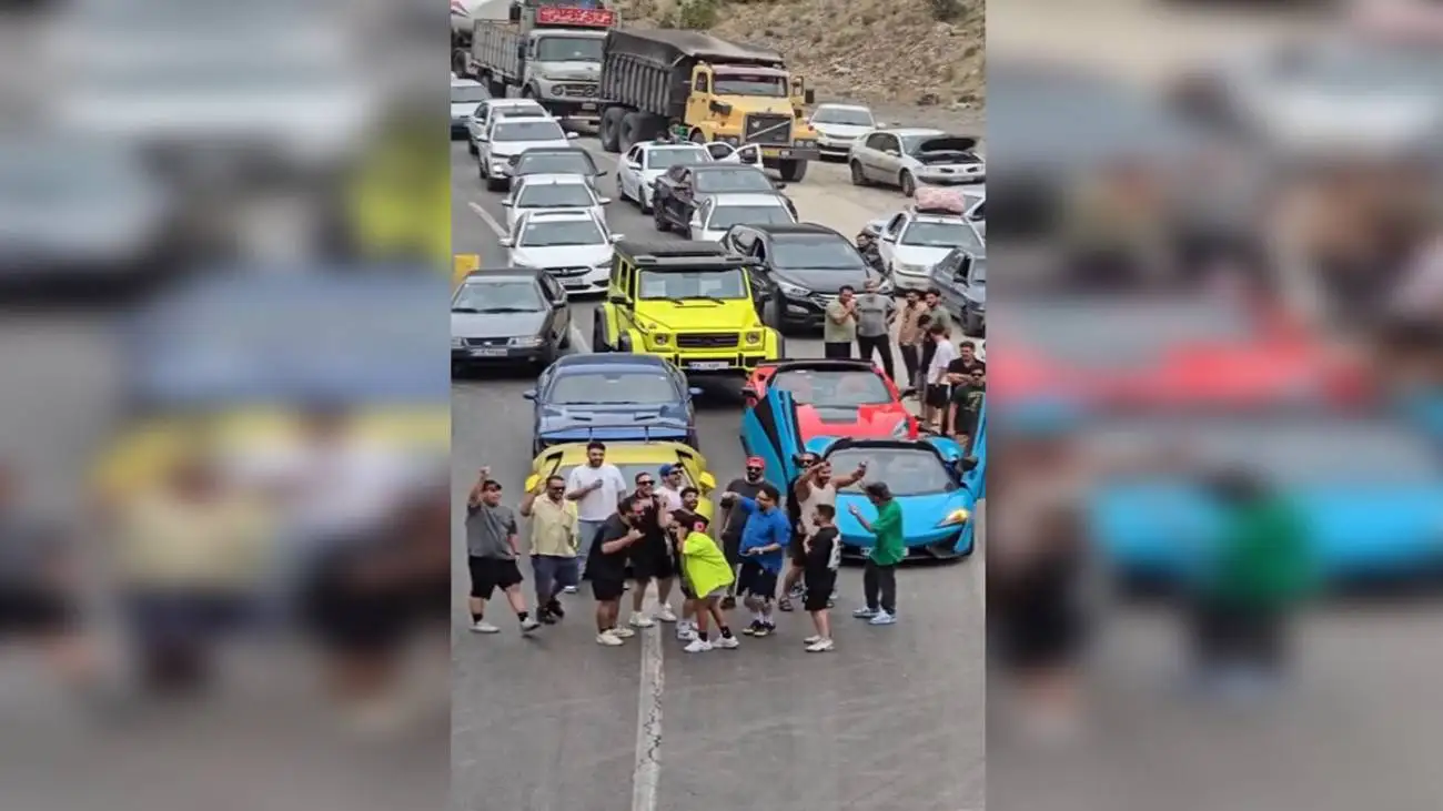 جنجال بسته شدن جاده فیروزکوه توسط چند خودرو لاکچری + ویدئو  -  خودروها توقیف شدند؟