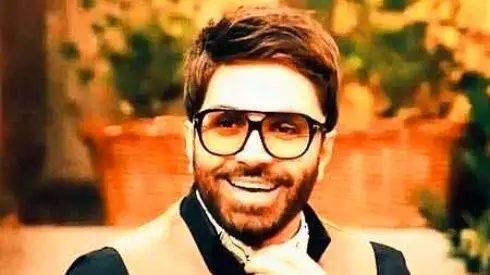 دانلود آهنگ باشکوه علی لهراسبی به نام آتیش تند  -  تصویر خندتو تا همیشه بده هی تو نشون خودم