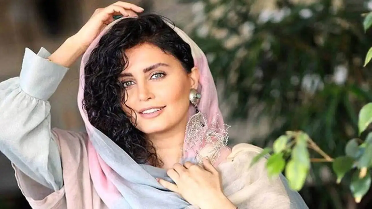 ویدیو  -  مراحل گریم سنگین الناز شاکردوست در فیلم کج پیله