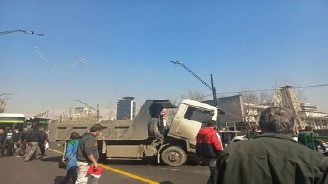 ترافیک سنگین در خیابان ولیعصر_پارک وی -  ماجرا چیست؟