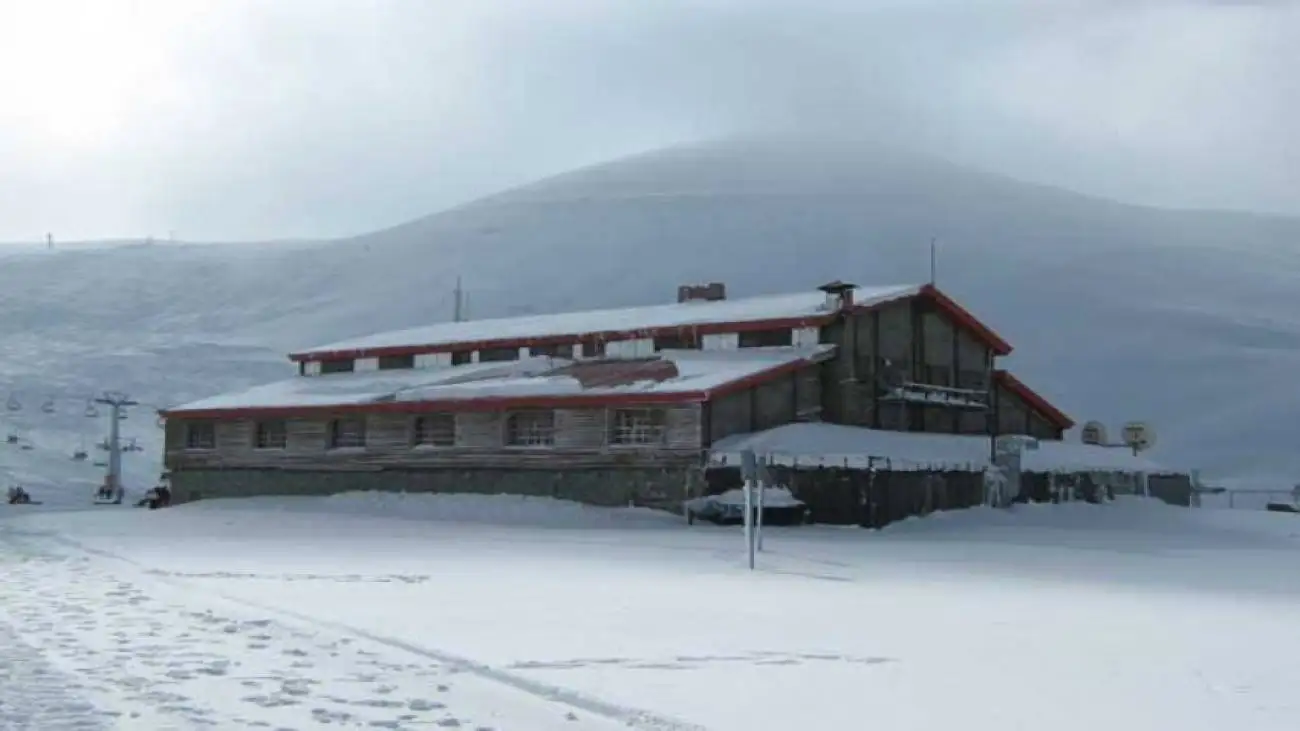 ویدیو  -  بارش شدید برف در ایستگاه هفت توچال