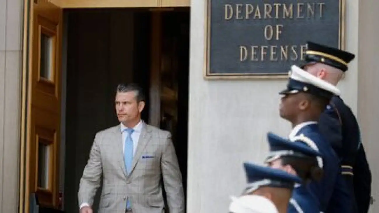 پنتاگون با تأیید فرود اضطراری هواپیمای وزیر جنگ: هگست در سلامت است