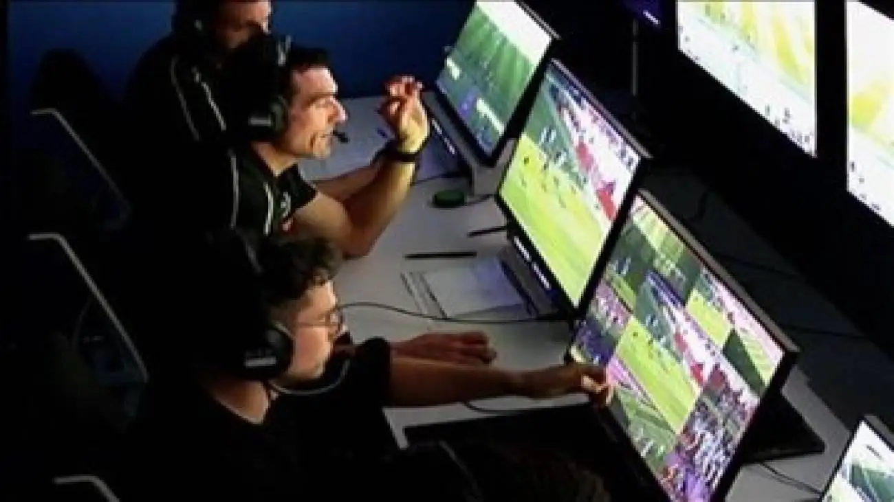 تغییرات در قوانین var؛ فیفا فوتبال را خراب تر می کند؟