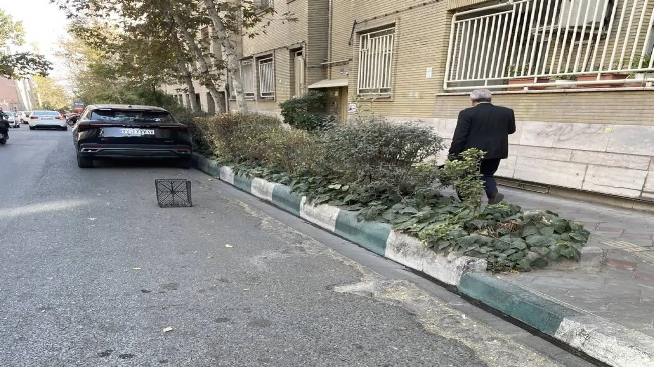 خیابان فروشی در روز روشن!