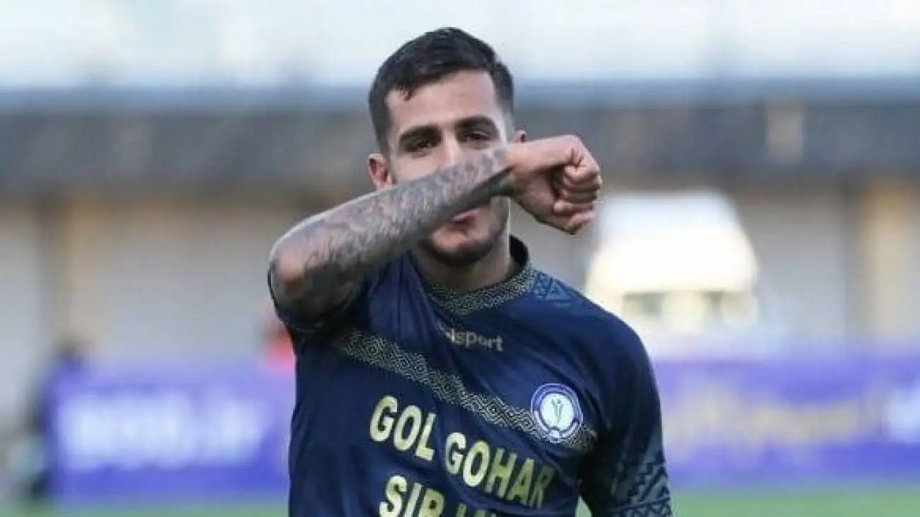 هم استقلال من را می خواهد هم پرسپولیس  -  از حالا بگویم به جای دفاع می خواهم مهاجم باشم
