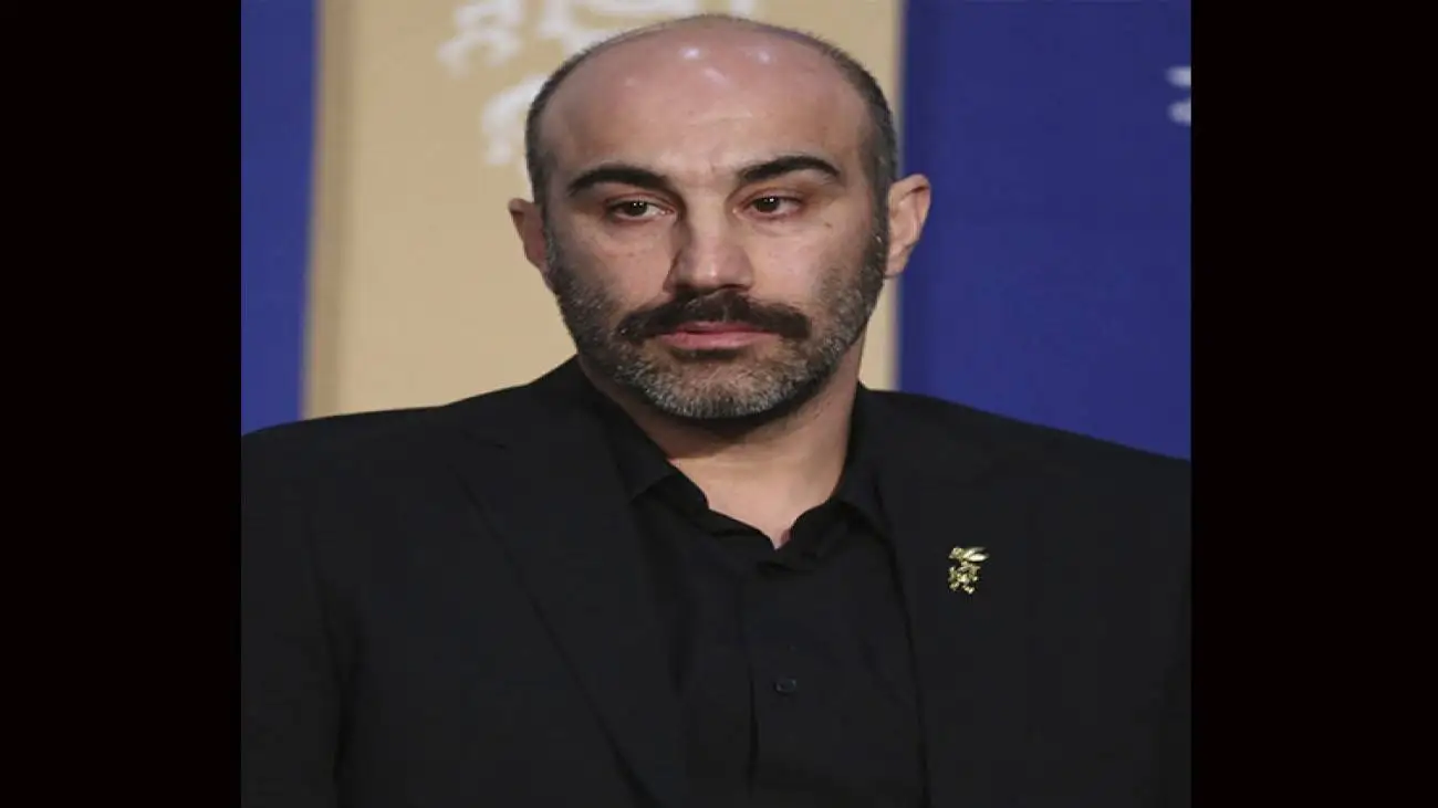 خوانندگی محسن تنابنده پشت صحنه یک سریال  -  ببینید