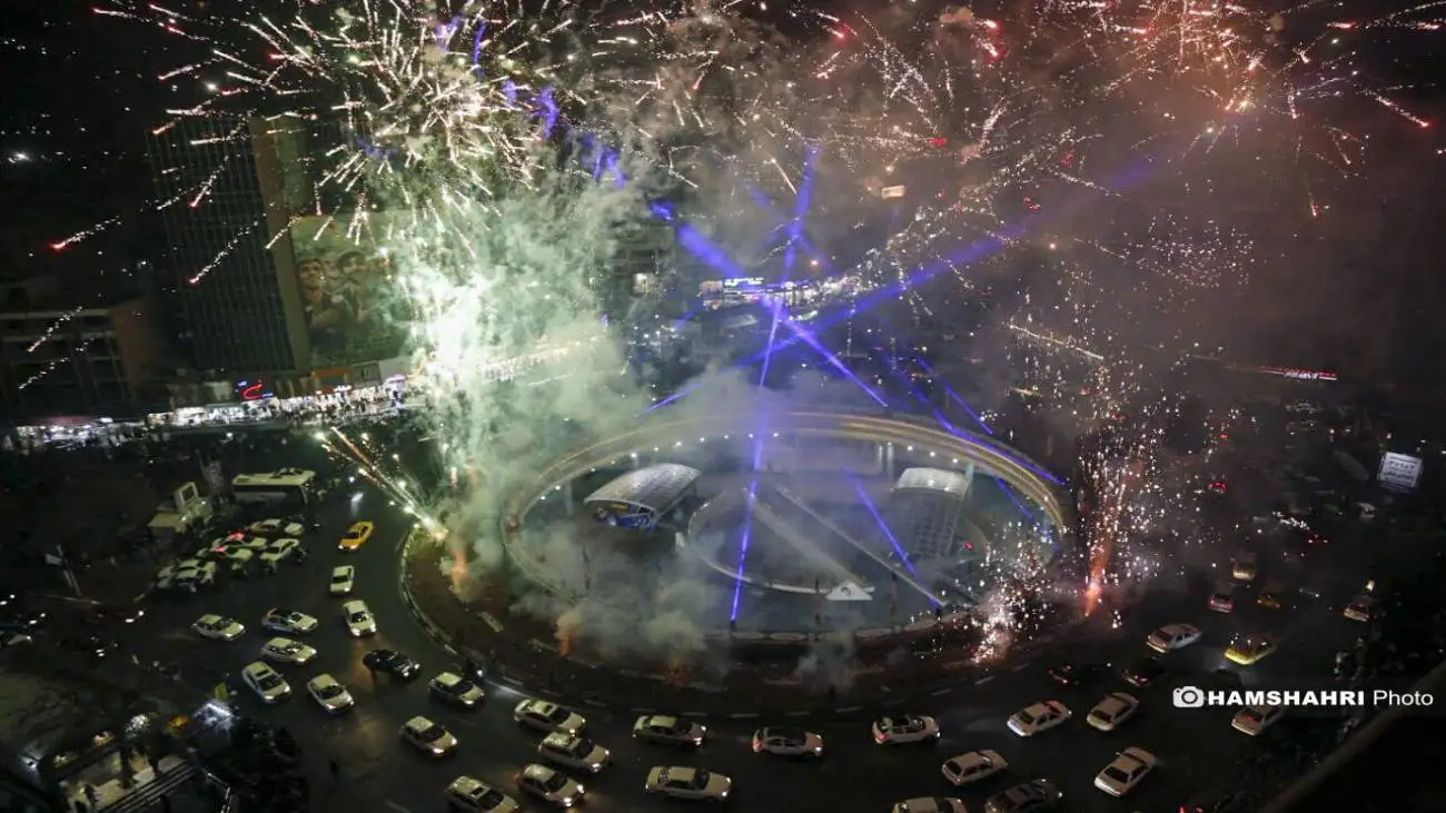 ویدیو  -  نورافشانی میدان ولیعصر (عج) تهران به مناسبت نیمه شعبان