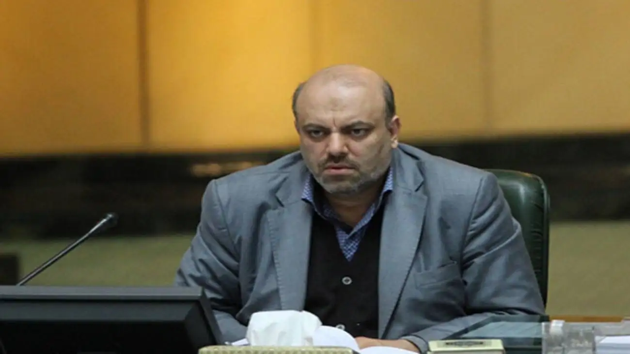 ویدیو  -  اظهارنظر جنجالی نماینده مجلس درمورد مولانا: یک سطر شعر فارسی هم ندارد - مولانا دست پروده مکتب تبریز است