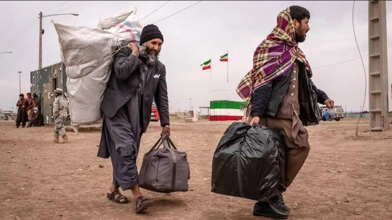 چه تعداد افغانی در ایران زندگی می کنند؟  -  سرنوشت همسایگان خلافکار شرقی