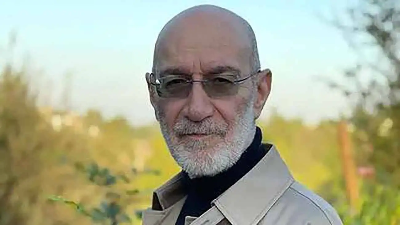 دانلود آهنگ سراب با صدای سیاوش قمیشی  -  یکی هست که تمام دلخوشی هاش...!