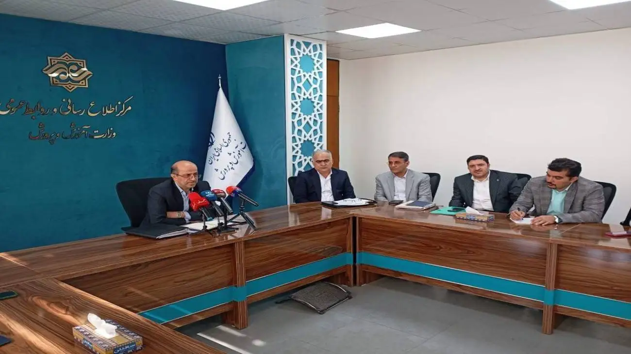 کاهش بازمانده  از تحصیل های دبیرستانی