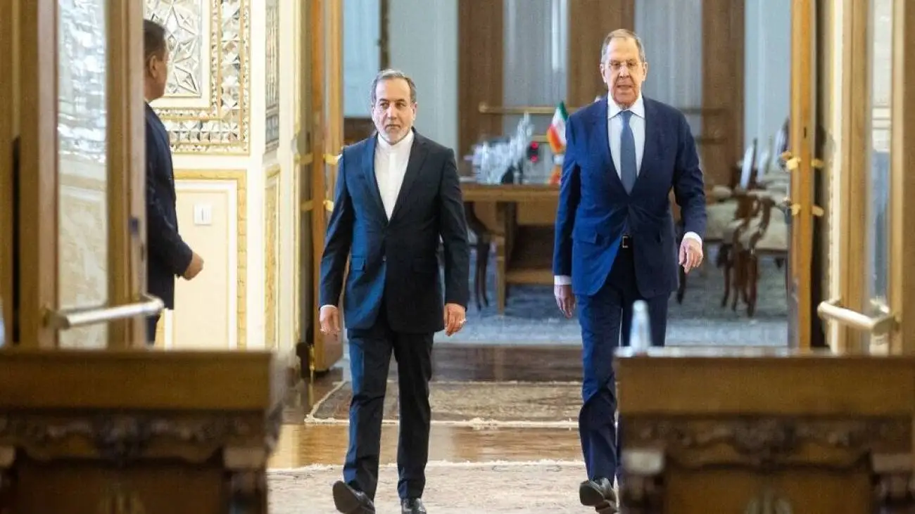 ویدیو  -  استقبال لاوروف از عراقچی در ساختمان تشریفات وزارت خارجه روسیه