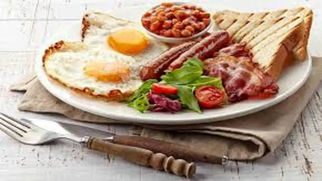 این صبحانه محبوب و خوشمزه فشار خون را بالا می برد