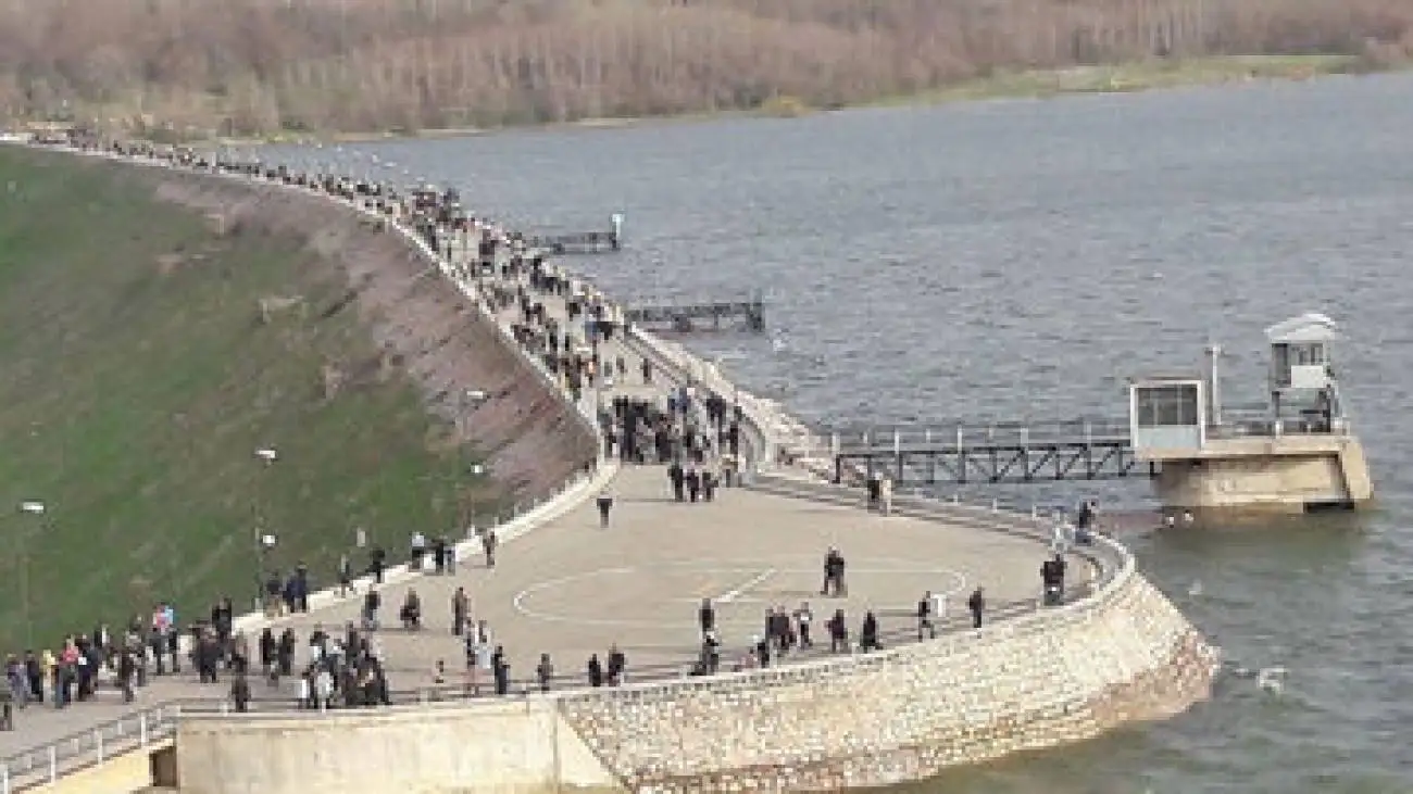 نخستین سدی در جهان که در قلب شهر ساخته شد  -  این سد در ایران است + ویدیو