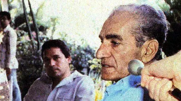 عکس سفر در زمان  -   (محمدرضا پهلوی و خانواده اش) در پاناما بعد از سقوط  -   سال 1358