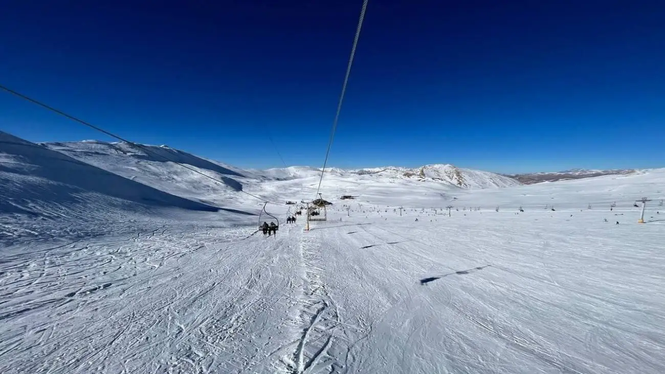 ویدیو  -  خلاقیتی جالب در پیست اسکی دامنه کوه  البروس