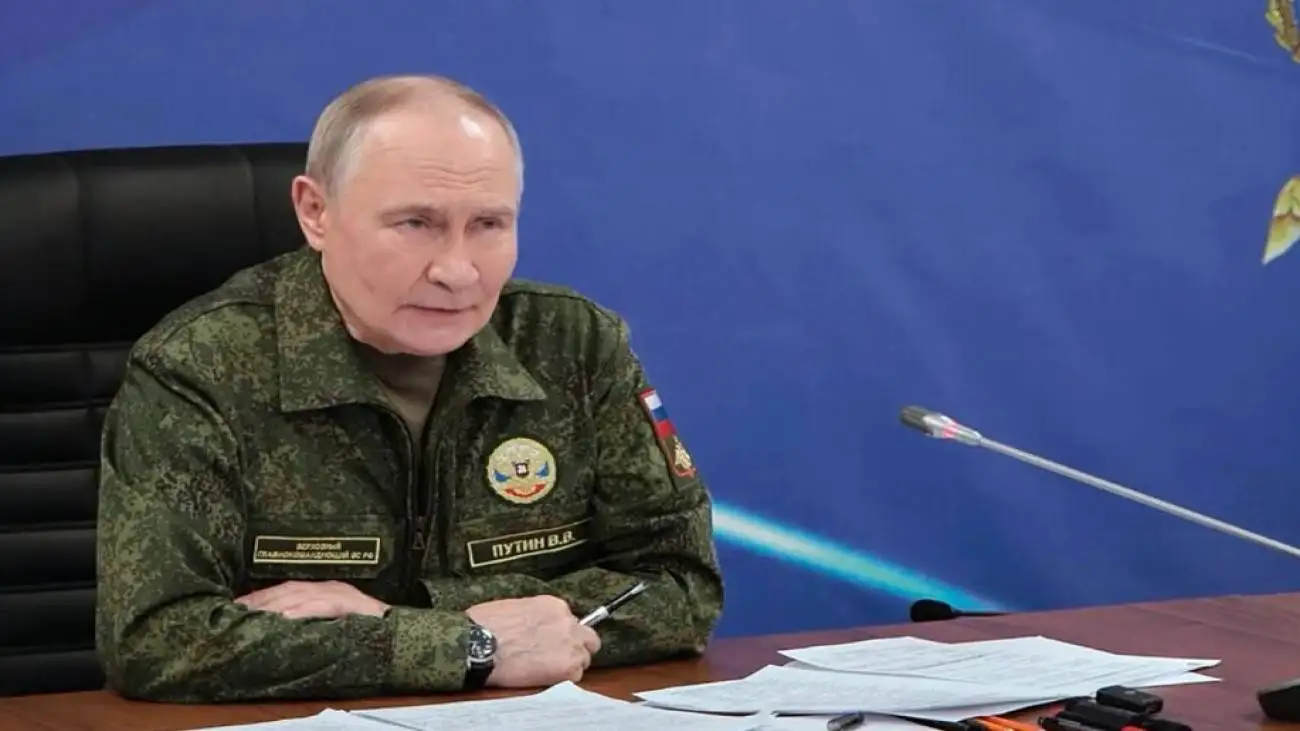 پوتین با لباس نظامی اولیتیماتوم داد