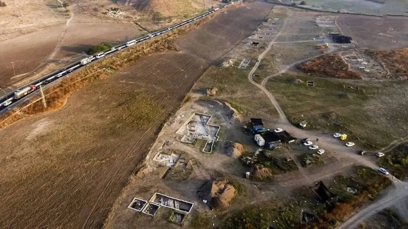 کشف قوری کنعانی 3 هزار ساله در آرماگدون!  -  عکس