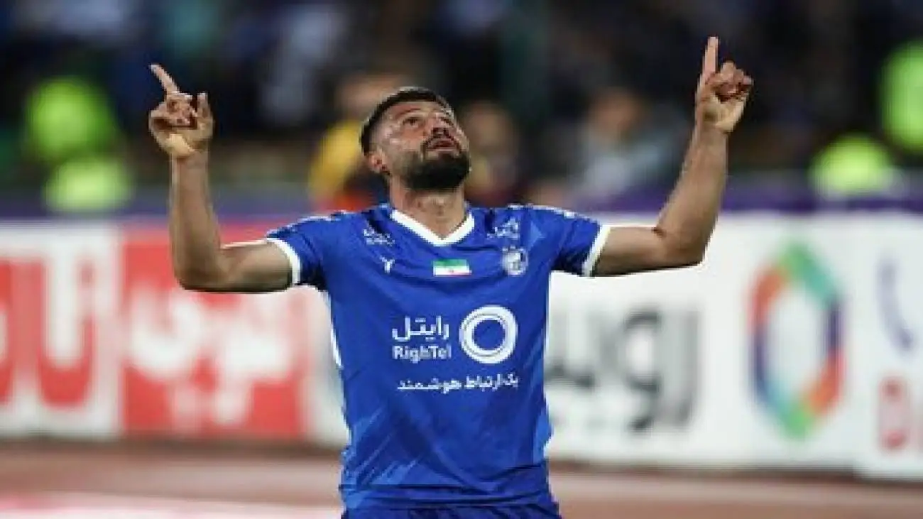 یک استقلالی از فهرست بوژوویچ خط خورد