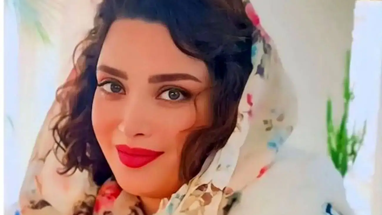 عکس انیمه بهنوش طباطبایی از خودش !  -  چقدر قشنگ و نازه !