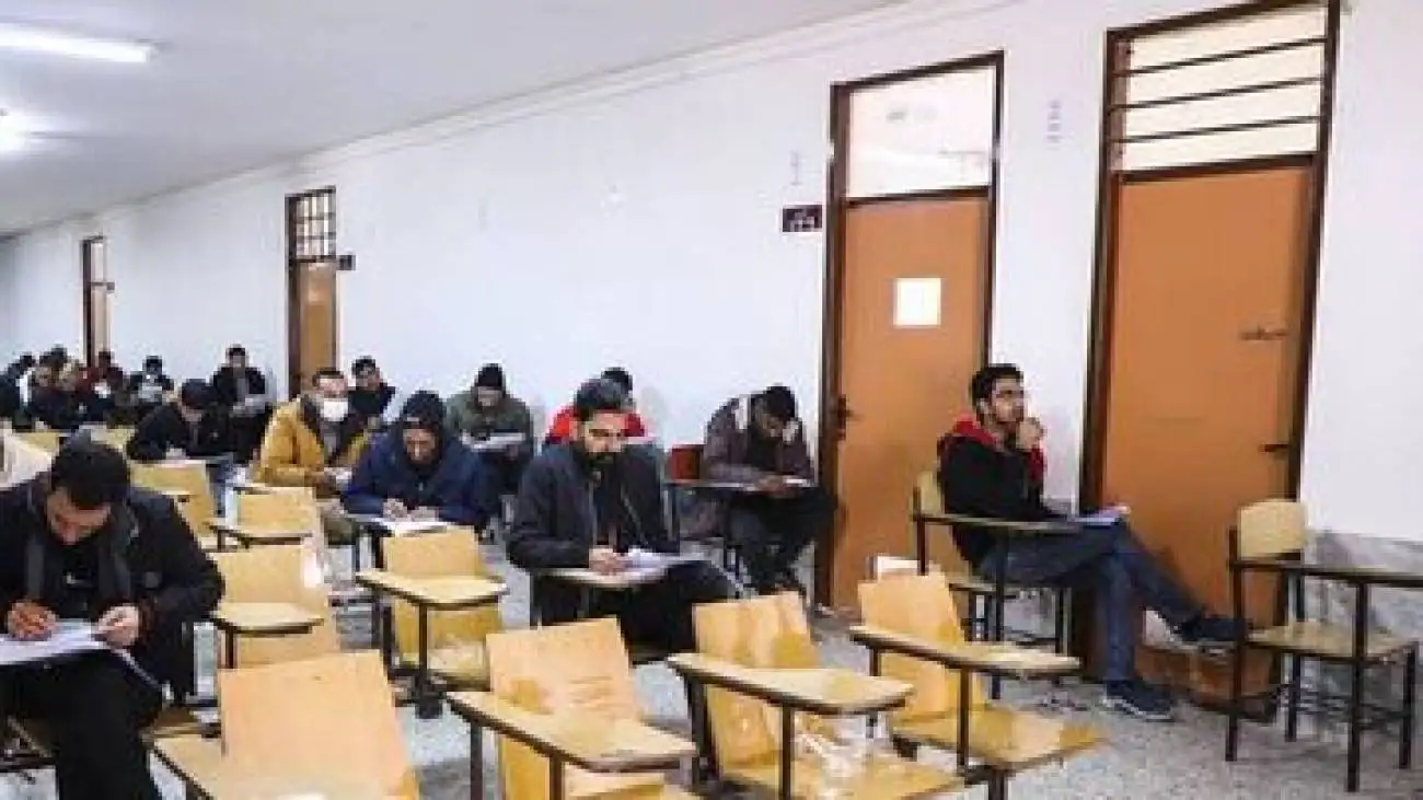 روزنامه اطلاعات: روزگاری بود که در آزمون استخدامی معلمان ، از سوالات شب اول قبر می پرسیدند -  هنوز هم در بر همان پاشنه می چرخد