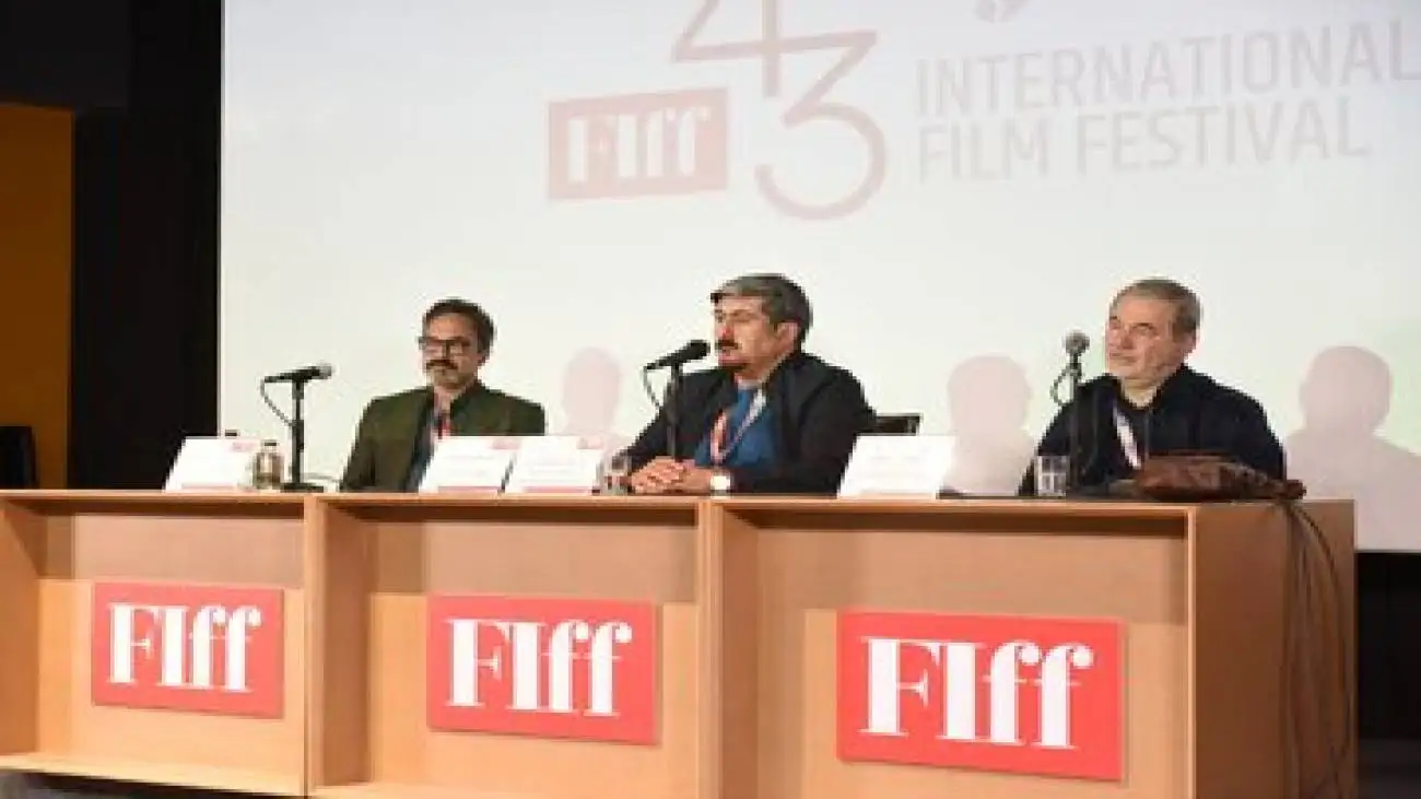 غیرعادی کردن جریان طبیعی زندگی باعث ایجاد شاعرانگی می شود