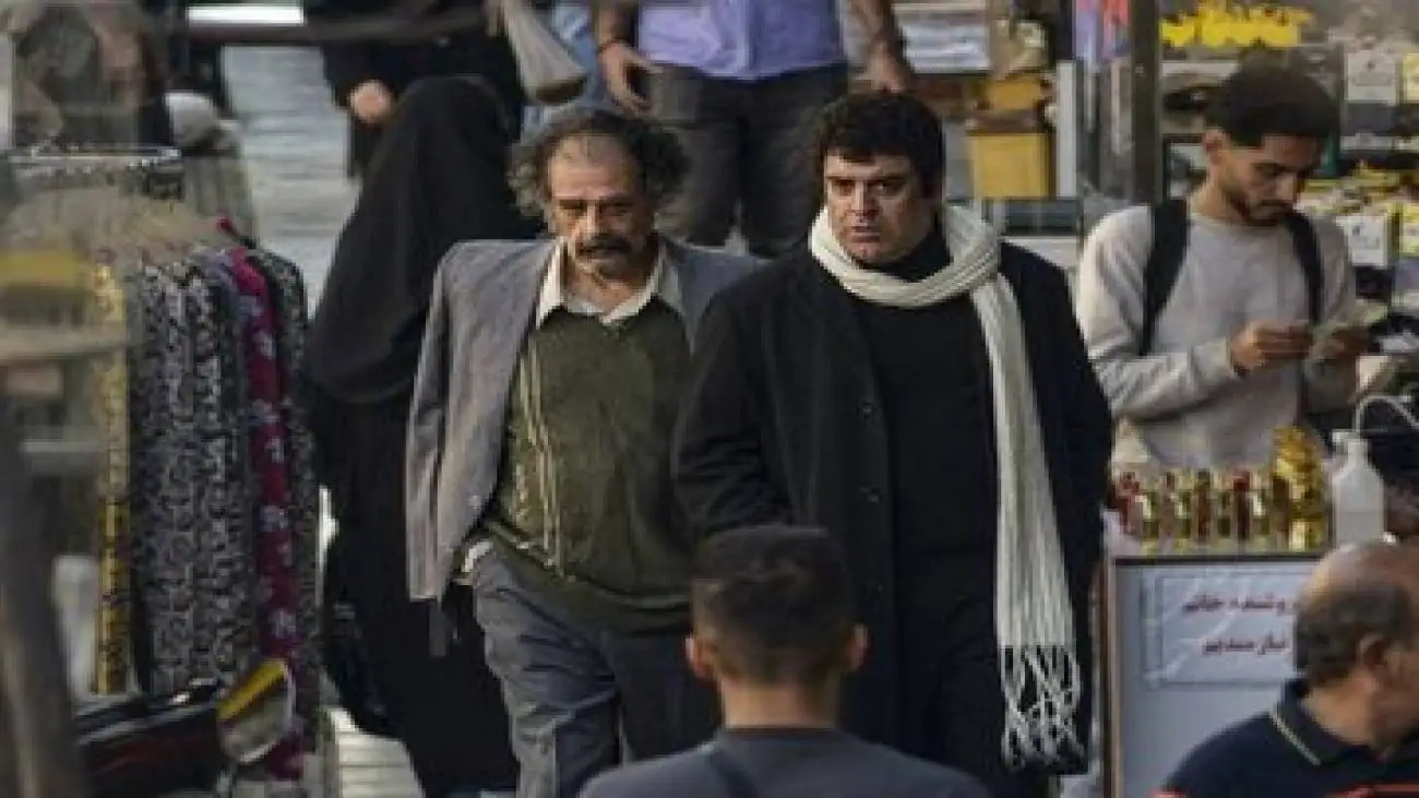 سیاهی لشکرها در تلویزیون -  منتقدان (شاه نقش) را نقد می کنند -  شاهد احمدلو در برنامه (هفت)