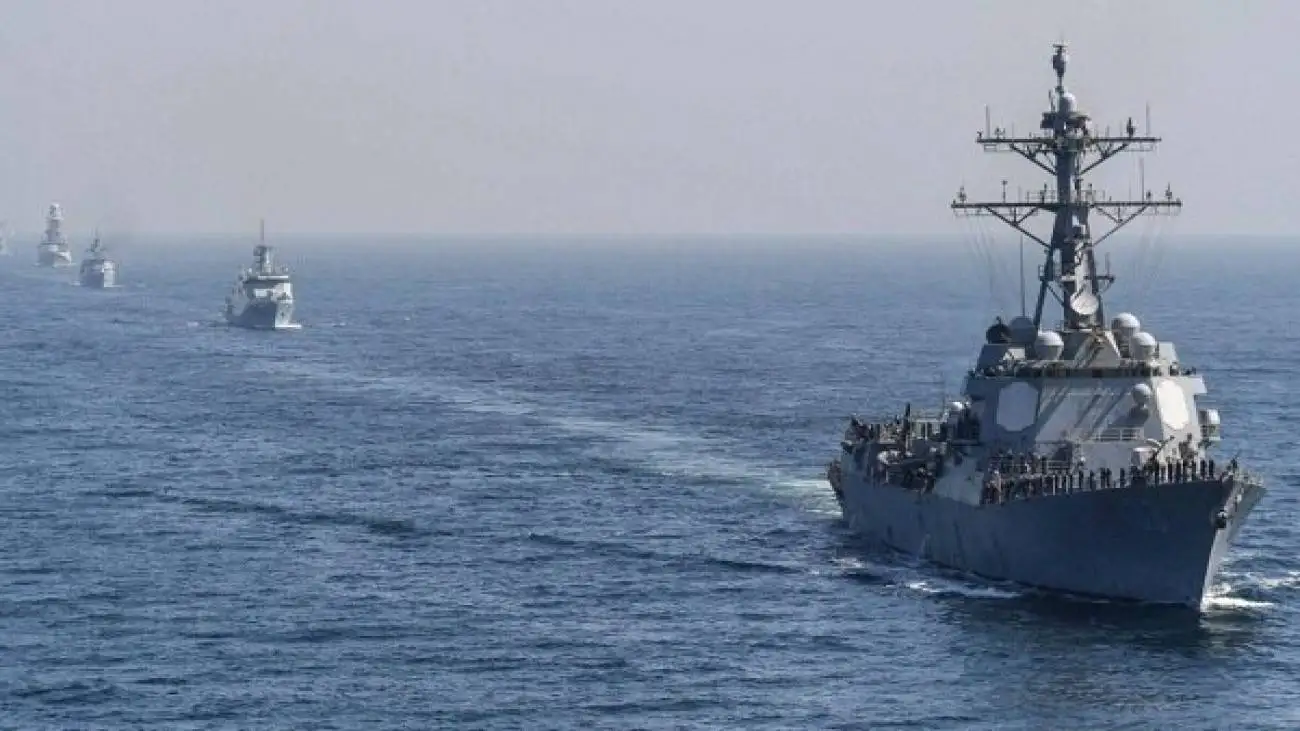 جزئیات تازه از خودزنی کشتی های نظامی آمریکا ؛ 2 نفر مجروح شدند