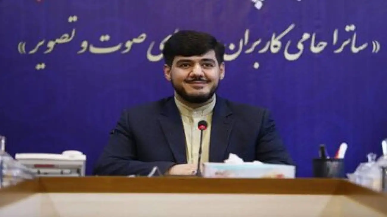 تصویر  -  مجری حاشیه ساز هویتش را فاش کرد- خواهرزاده محمدرضا شریفی نیا!