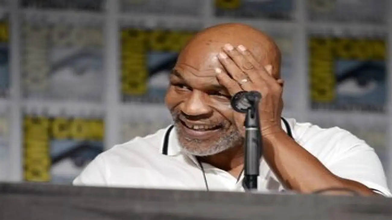 افشاگری قهرمان افسانه ای بوکس؛ انگشتان منفجر شده اند