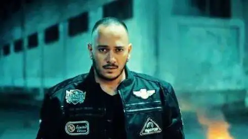 دانلود آهنگ توکه میدونی من حالم بده چطوری آرومی از اشوان  + متن کامل