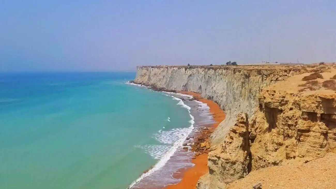 ساحل کمب چابهار ؛ تراس طبیعی رو به دریای عمان + ویدئو