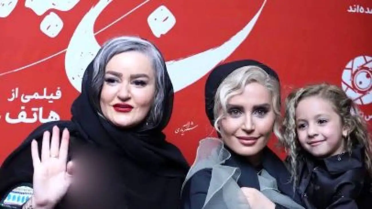 ویدیو  -  حضور درخشان الناز شاکردوست و نعیمه نظام دوست در اکران  فیلم کج پیله با تیپ و استایل پاییزی  -  نیما شعبان نژاد: بهتره من و  نعیمه  یه جا نباشیم ....