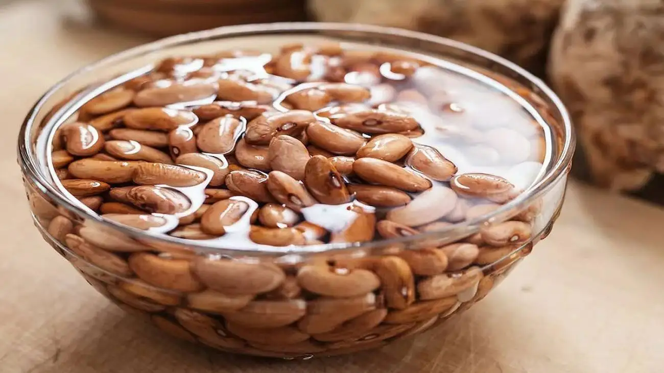 روش صحیح خیساندن حبوبات ؛ نخود و لوبیا در آب سرد بگذاریم یا گرم ؟