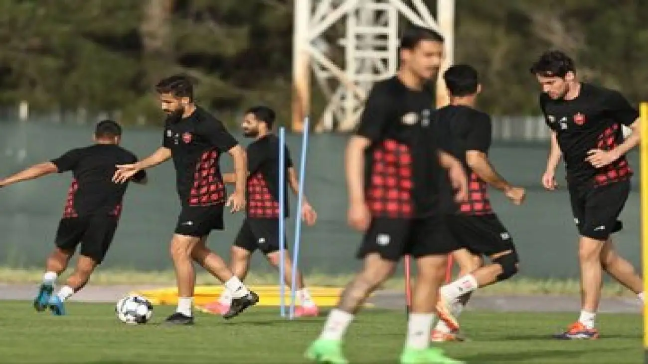 عکس -  دو میهمان ویژه در تمرین پرسپولیس