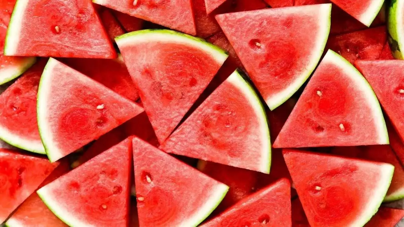 ویدیو  -  روش تقلب یک فروشنده در ترکیه برای قرمز نشان دادن هندوانه!