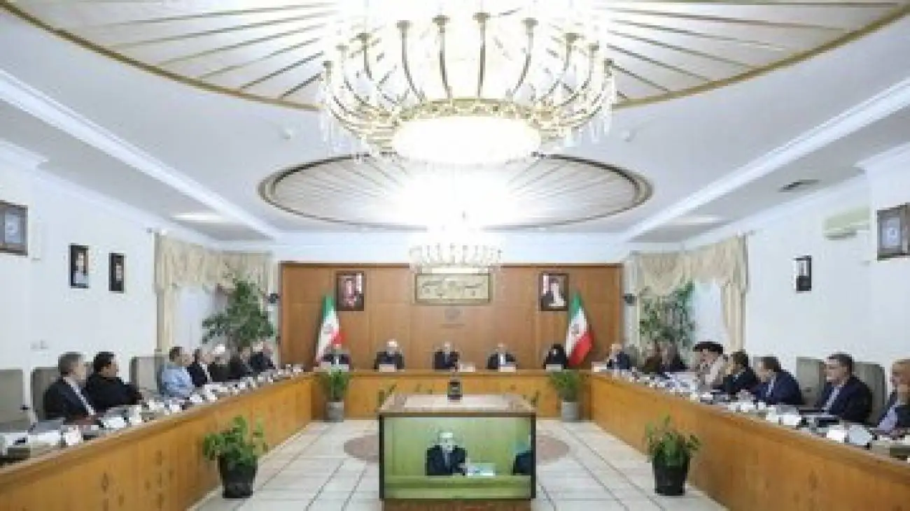 روزنامه نزدیک به قالیباف: برخی وزارتخانه ها نیاز به تغییر دارند