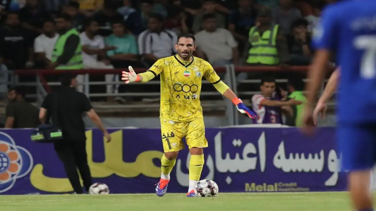 تصویر  -  تعطیلات خانوادگی ستاره خارجی استقلال در باغ وحش