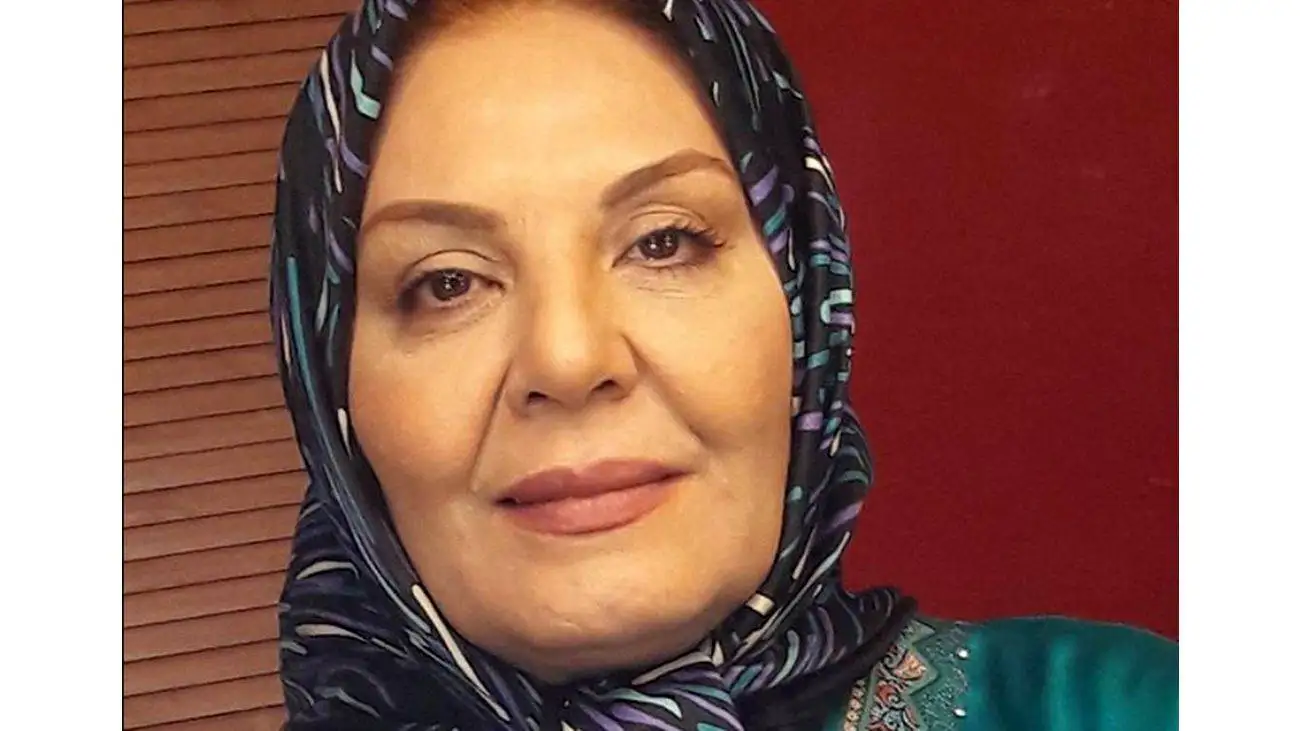 ویدیو  -  بررسی چیدمان تجملاتی خانه زنده یاد زهره حمیدی با  دکور و فرش اصیل ایرانی -   چه عمارتی داشت و چه حیف ...