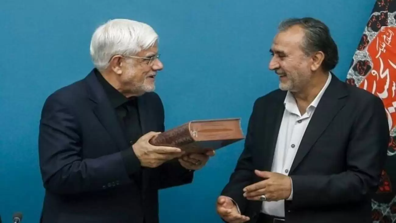 تصاویر - قاب هایی متفاوت از یک مراسم؛ دقت محمد دهقان به هدیه پایان کارش