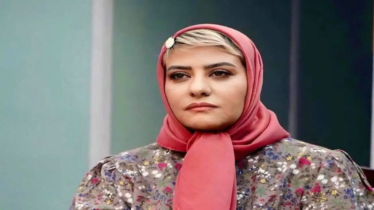 خانم بازیگر: من به خاطر خندیدنم کتک خوردم!  -  ببینید