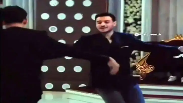 آواز شاد؛ رقص سنگ تموم برادرای داماد به قدری مردونه و جذابه بزرگان مجلس پا شدن براشون
