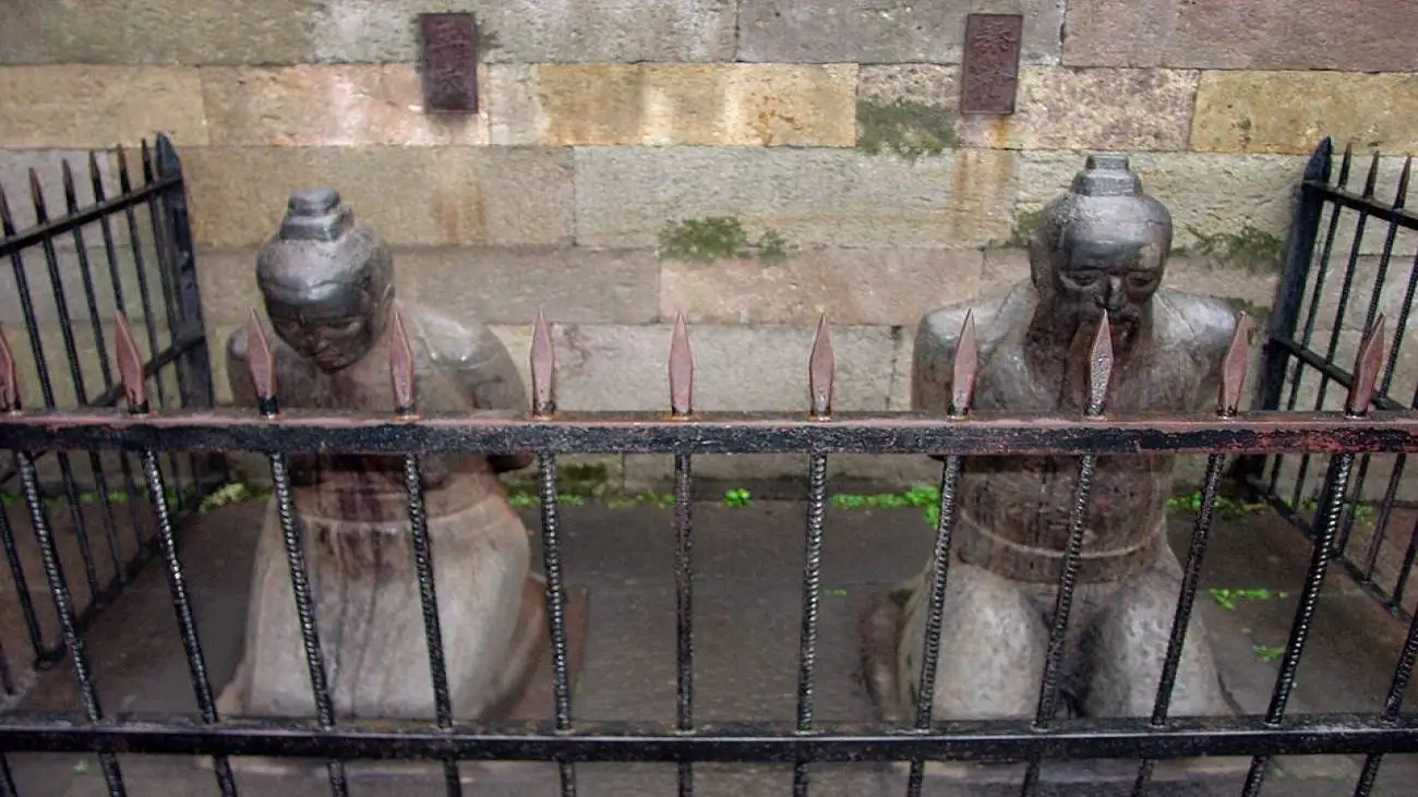 مجسمه هایی منفور در چین