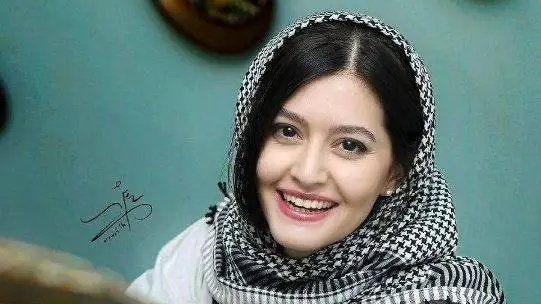 عکس  -  پردیس احمدیه حتی با ساده ترین استایل هم زیباست