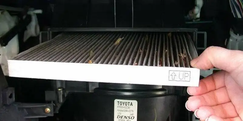 دلیل بوی بد بخاری خودرو چیست ؟ ؛ دلایل اصلی و روش های رفع آن