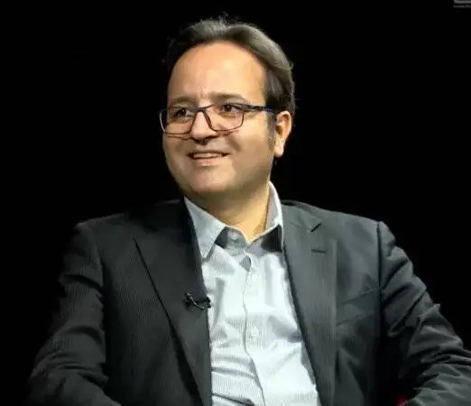 تیغ دو لبه بلوغ در عصر رسانه؛ بررسی چهره پنهان تأثیر رسانه ها بر روان نوجوانان