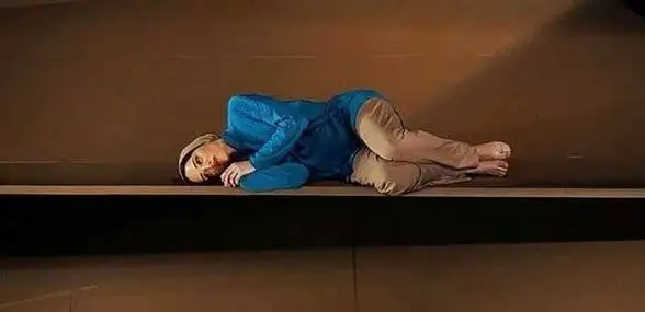 حس و حال غریب بهنوش طباطبایی در بین اجرای تئاتربهنوش طباطبایی : واژه نتوانستن بی مفهوم ترین واژه عالم است...