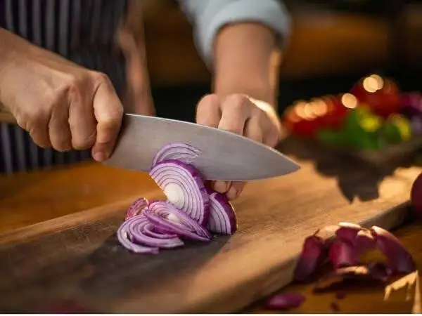 این ابزار ساده راز خوش طعم تر شدن غذاهای سرآشپزهاست