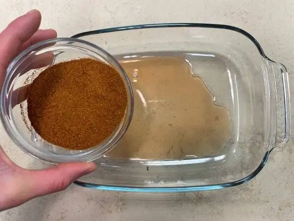 خروس سرخ شده با مرینیت ویژه در کنار سیب زمینی برشته - مراحل کامل روش تهیه + تصاویر