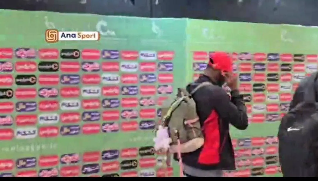 عکس - عروسک لبوبو روی کوله پشتی ستاره پرسپولیس!